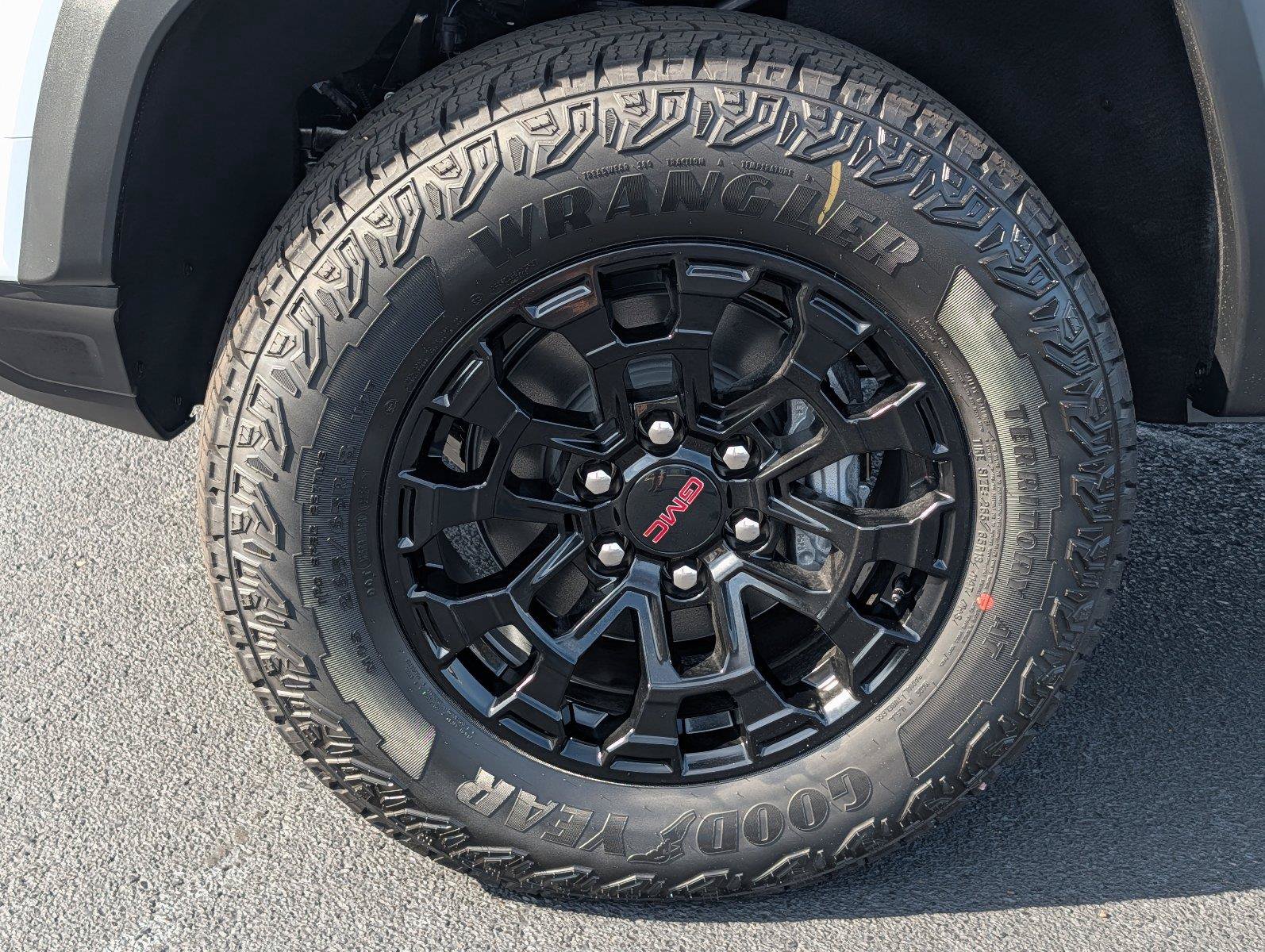 New 2026 GMC Canyon Elevation w/ Convenience Package RWD image 10