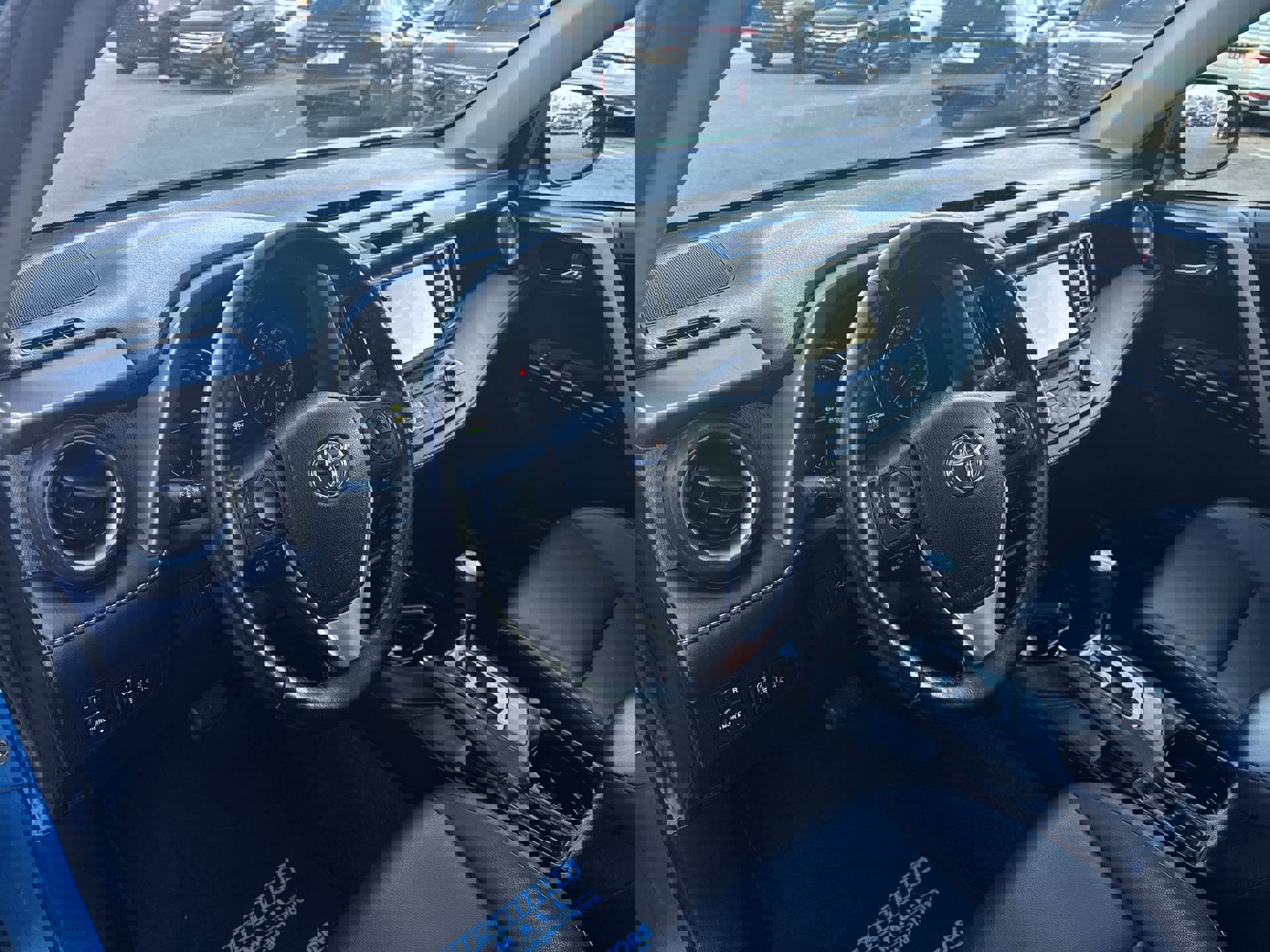 Used 2017 Toyota RAV4 Limited image 10