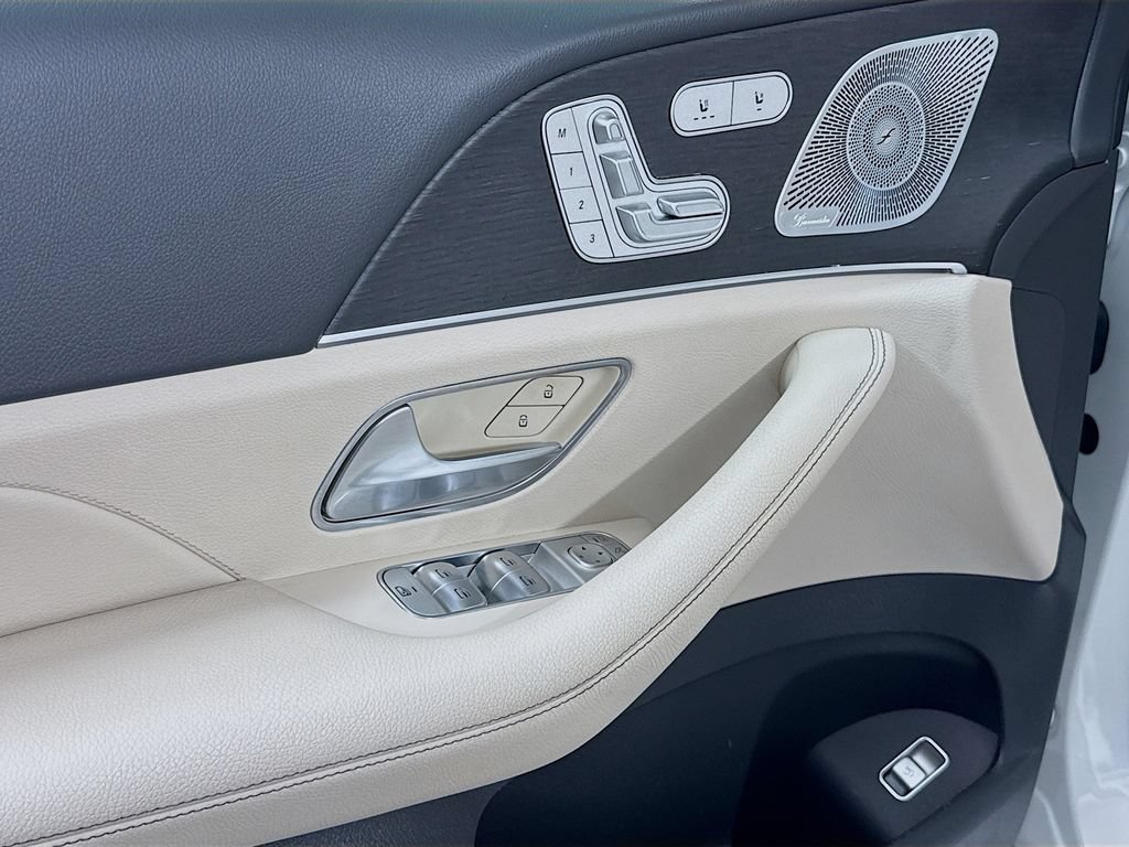 Used 2020 Mercedes-Benz GLS 450 4MATIC image 17