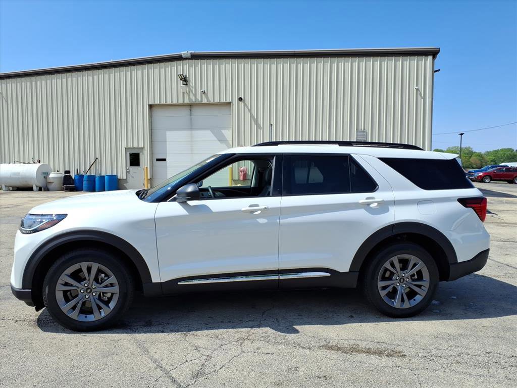 Used 2025 Ford Explorer Active w/ Active Comfort Package AWD/4WD image 6