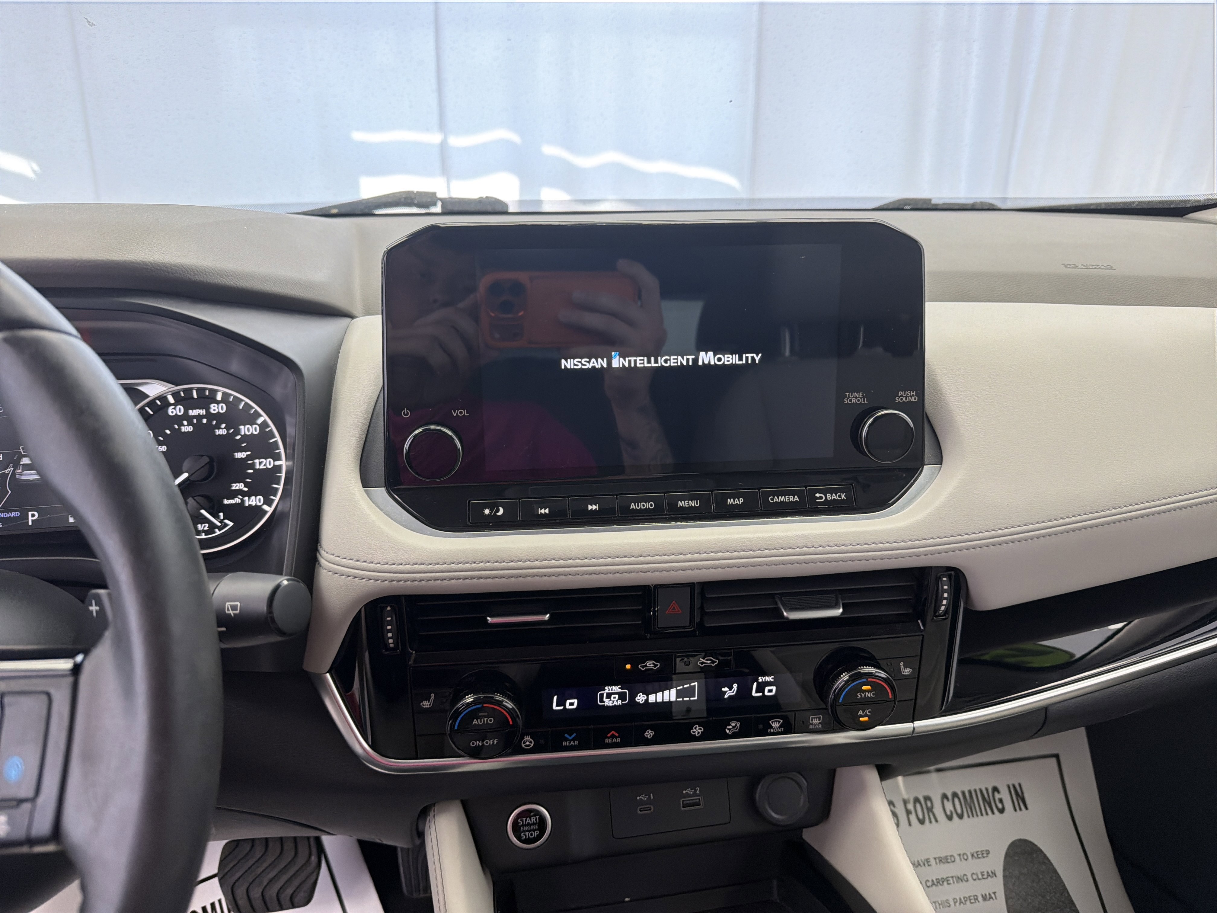 Used 2023 Nissan Rogue SL w/ SL Premium Package image 10