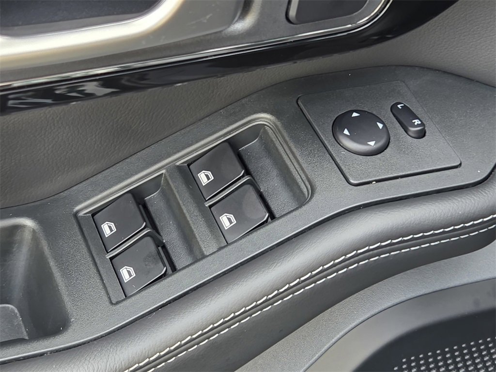 Used 2024 INEOS Grenadier Fieldmaster Edition image 17