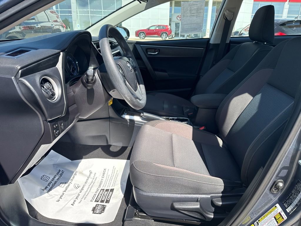 Used 2017 Toyota Corolla LE w/ Carpet Mat Package (TMS) FWD image 6