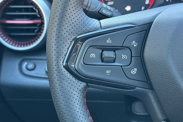 New 2026 Chevrolet Trax RS w/ Sunroof Package FWD image 31