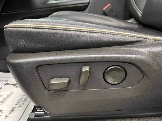 Used 2024 GMC Yukon SLT AWD/4WD image 22