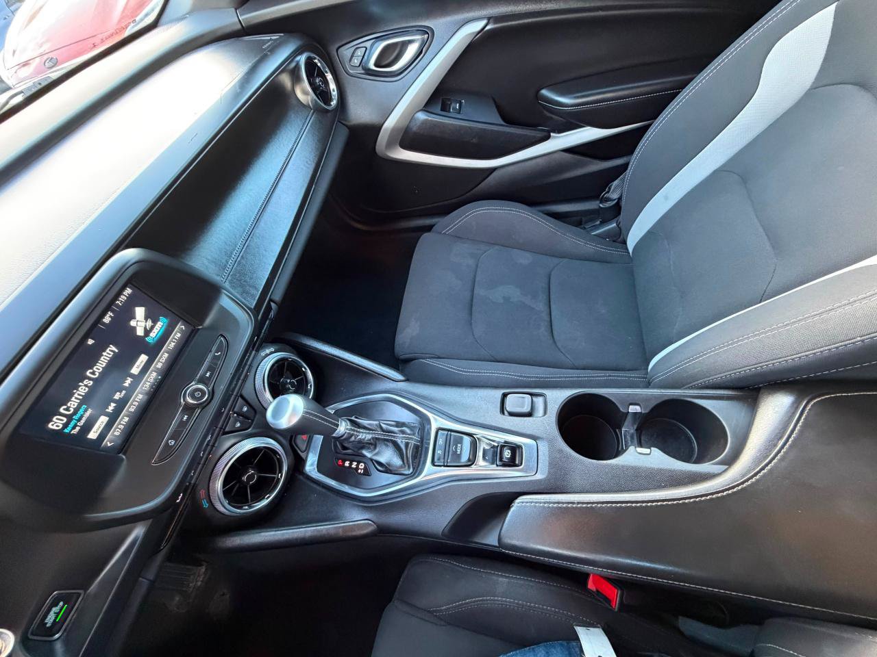 Used 2018 Chevrolet Camaro LT RWD image 18