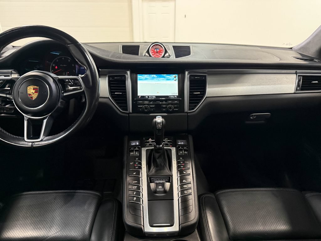Used 2015 Porsche Macan Turbo AWD/4WD image 18