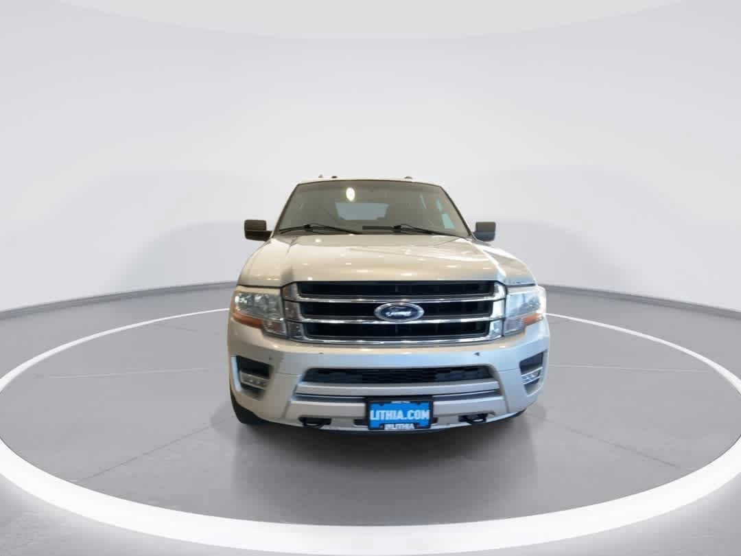 Used 2017 Ford Expedition XLT w/ Equipment Group 202A AWD/4WD image 3