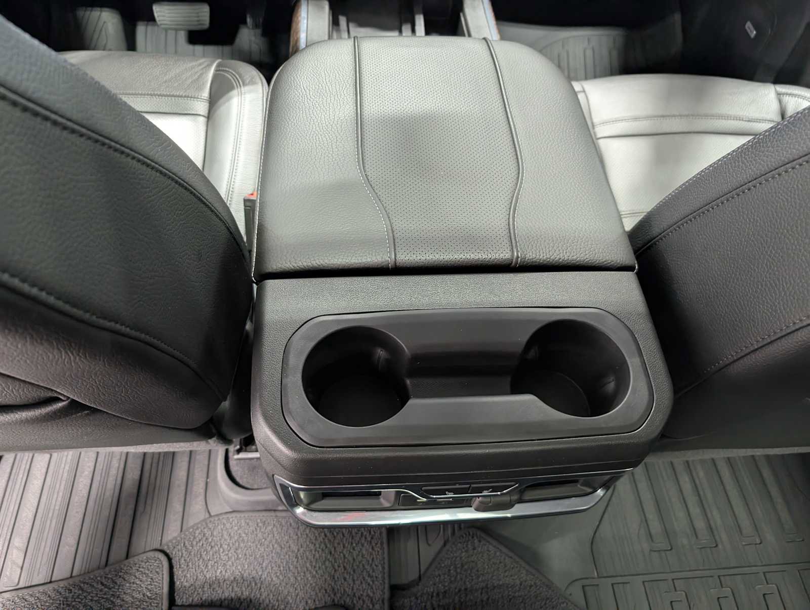 Used 2023 GMC Sierra 2500 Denali w/ Denali Ultimate Package image 22