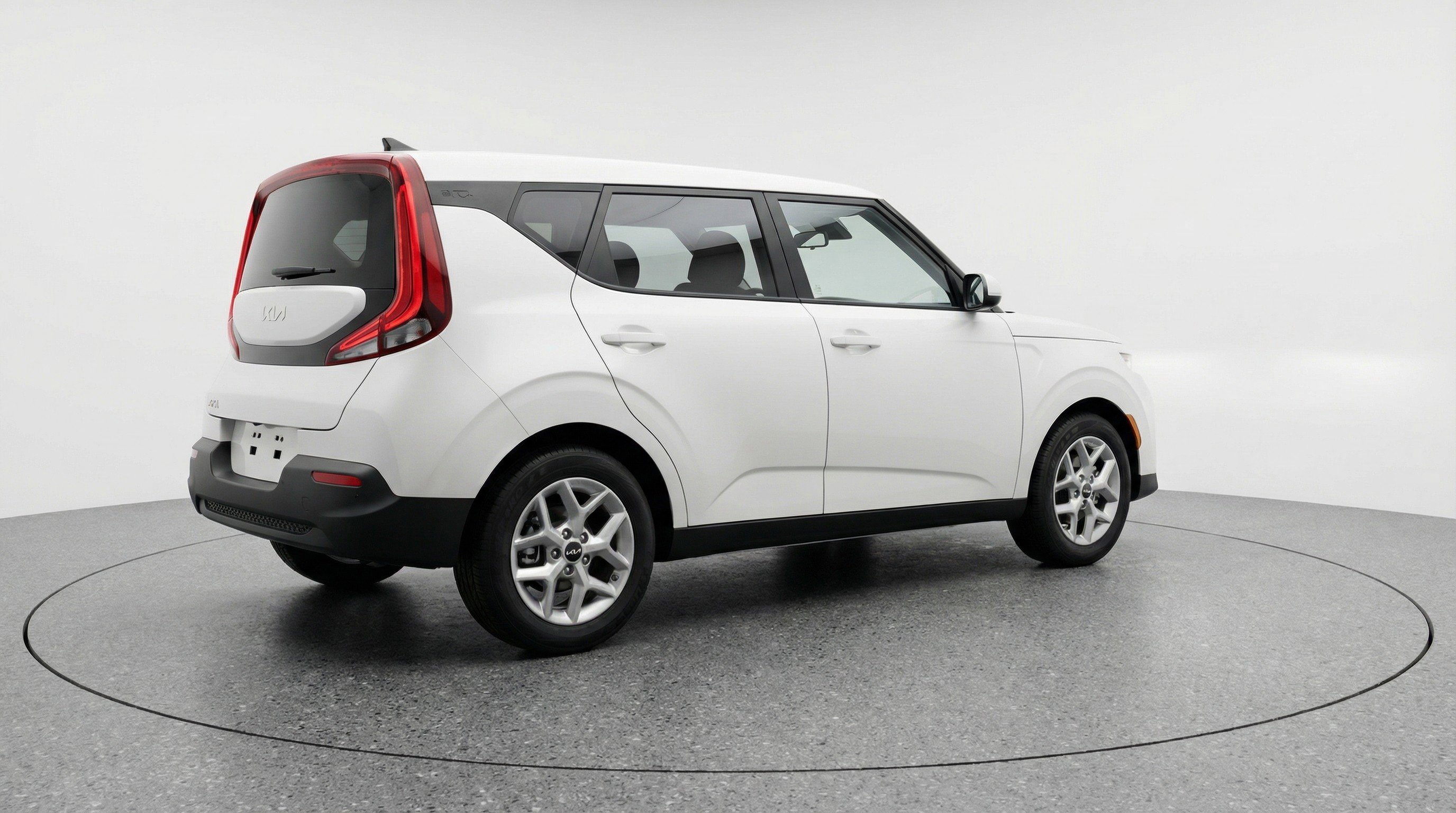Used 2025 Kia Soul LX w/ LX Technology Package FWD image 9