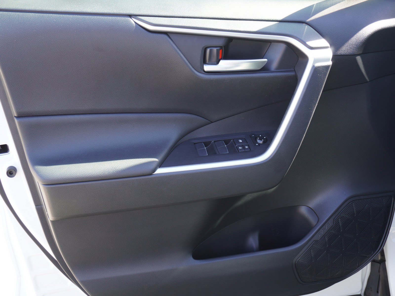 Used 2019 Toyota RAV4 XLE Premium w/ All Weather Liner Package AWD/4WD image 19