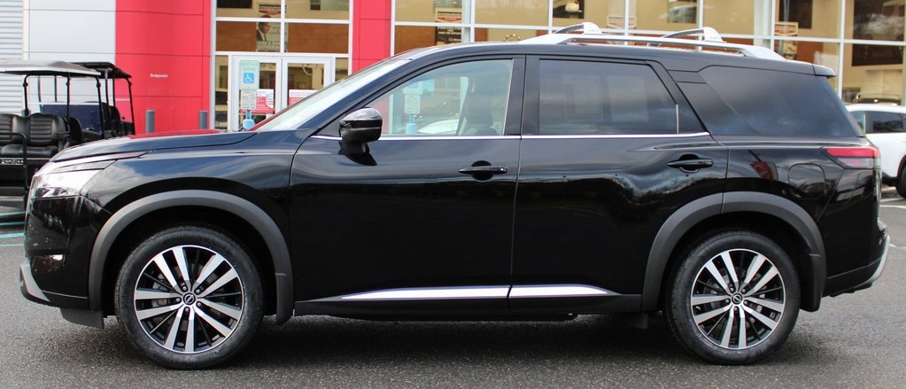 Certified 2023 Nissan Pathfinder Platinum image 9