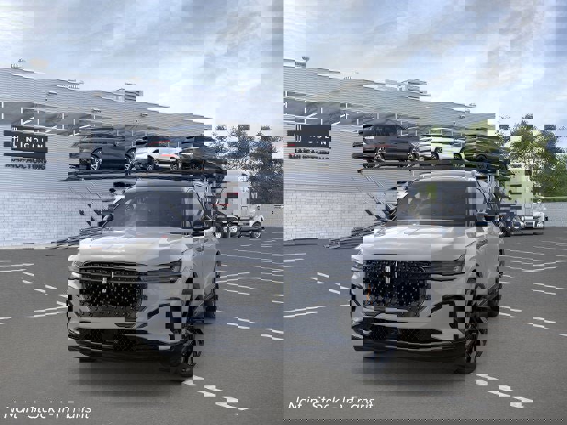 New 2026 Lincoln Nautilus Reserve image 2