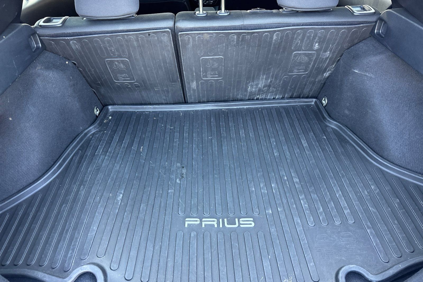 Used 2020 Toyota Prius LE FWD image 14