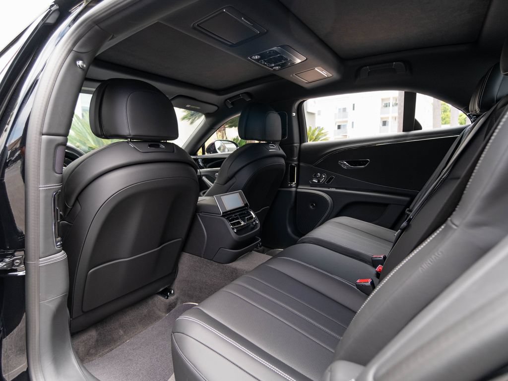Used 2024 Bentley Flying Spur V8 AWD/4WD image 13