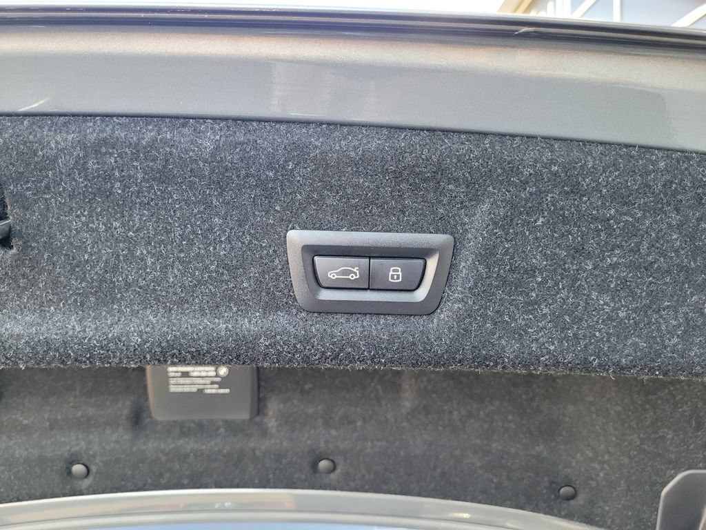 Used 2025 BMW M340i w/ Premium Package RWD image 33