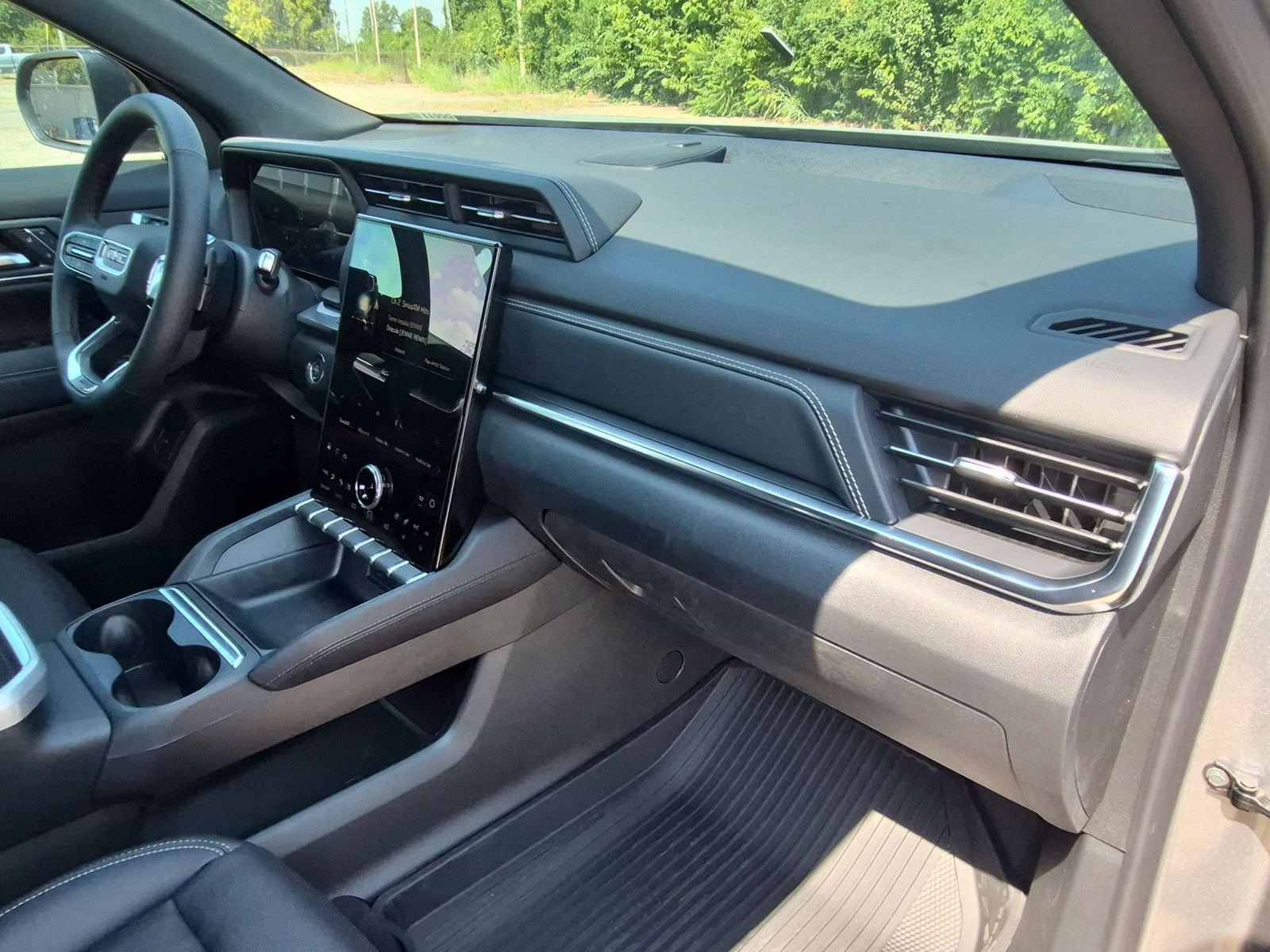 New 2027 GMC Terrain Elevation w/ Elevation Premium Package FWD image 31