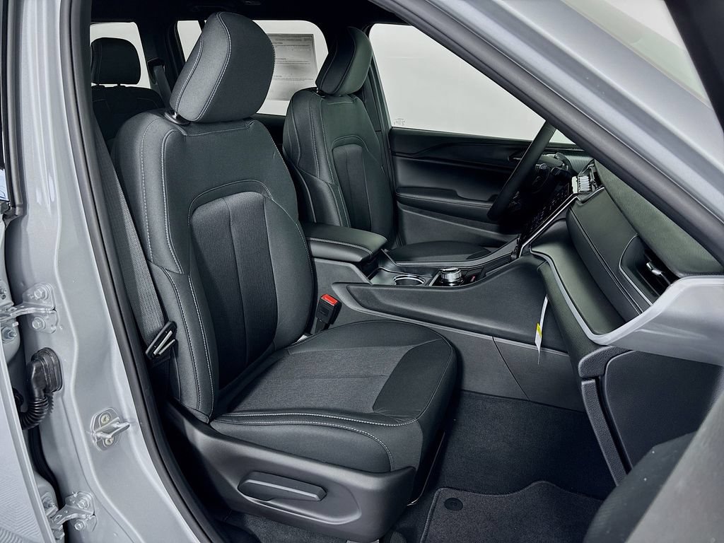 New 2026 Jeep Grand Cherokee Laredo AWD/4WD image 26