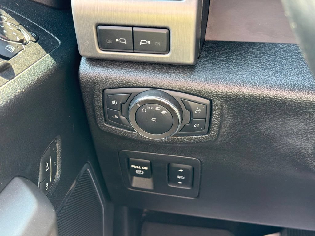 Used 2020 Ford F150 Platinum w/ FX4 Off-Road Package AWD/4WD image 18