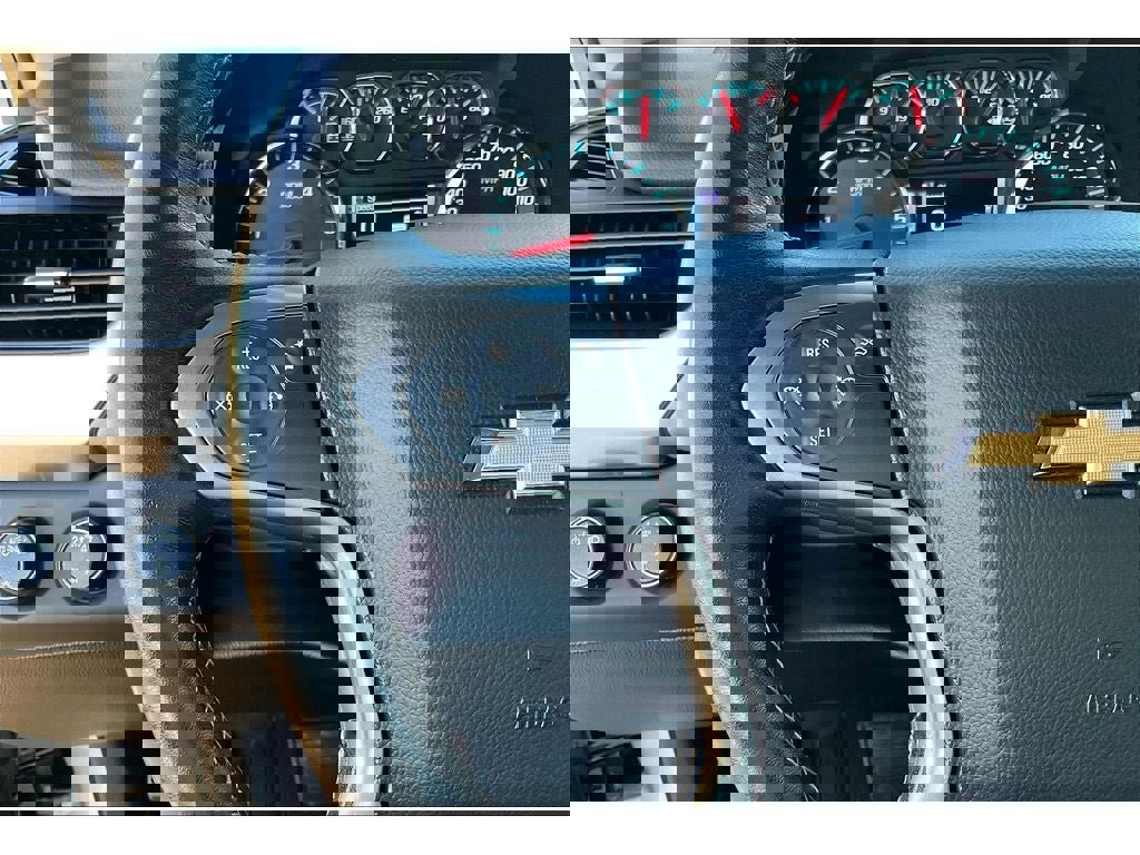 Used 2018 Chevrolet Suburban LT image 20