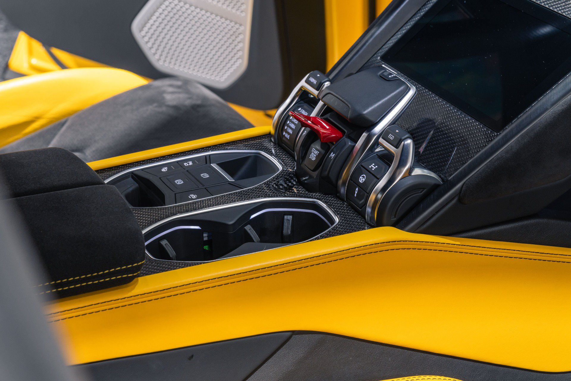 Used 2021 Lamborghini Urus AWD/4WD image 13