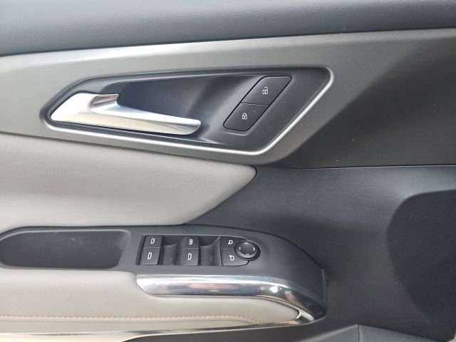 Used 2025 Chevrolet Traverse LT FWD image 29