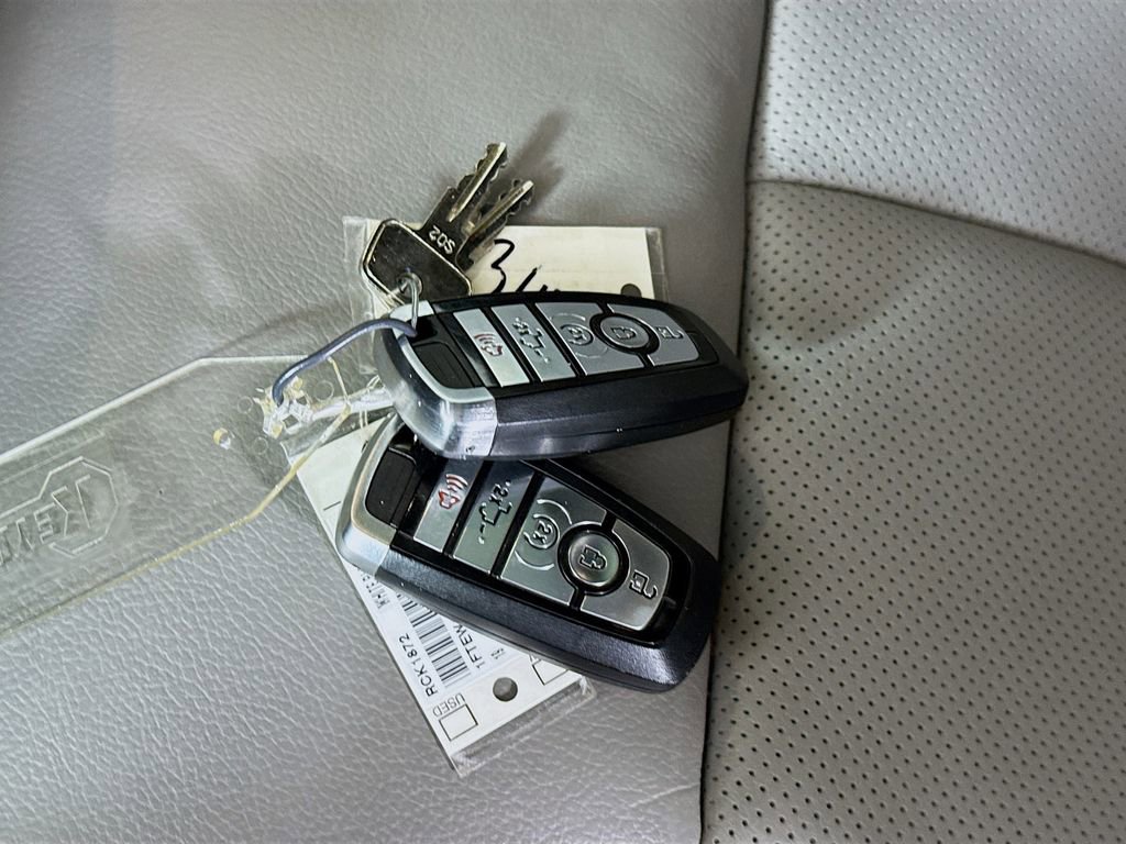 Used 2019 Ford F150 Lariat image 35