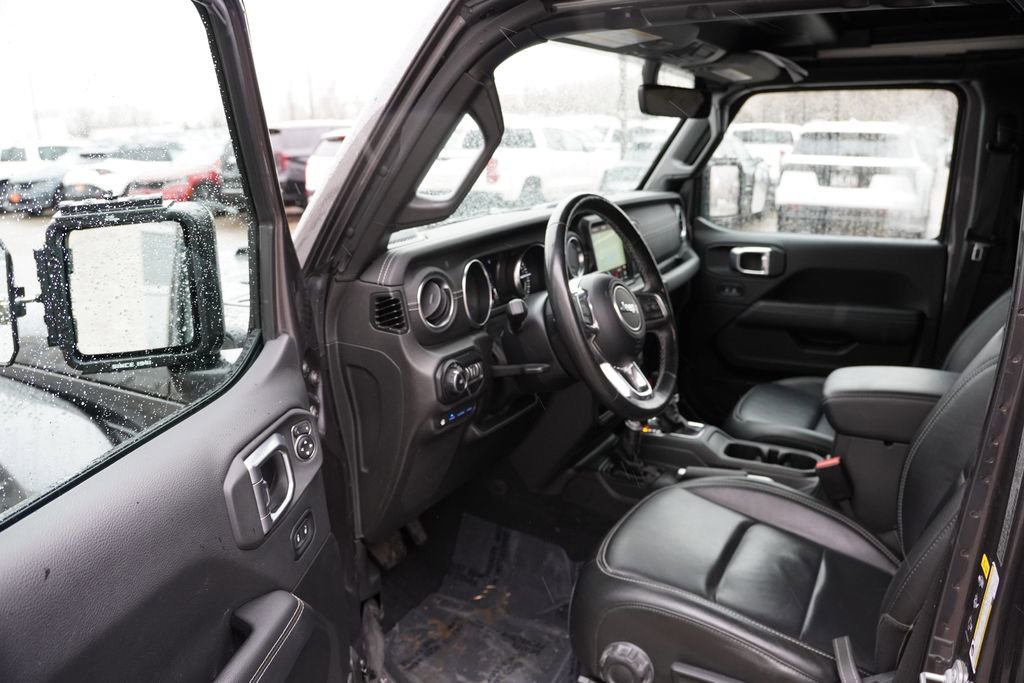 Used 2022 Jeep Wrangler Unlimited Sahara w/ Cold Weather Group AWD/4WD image 16