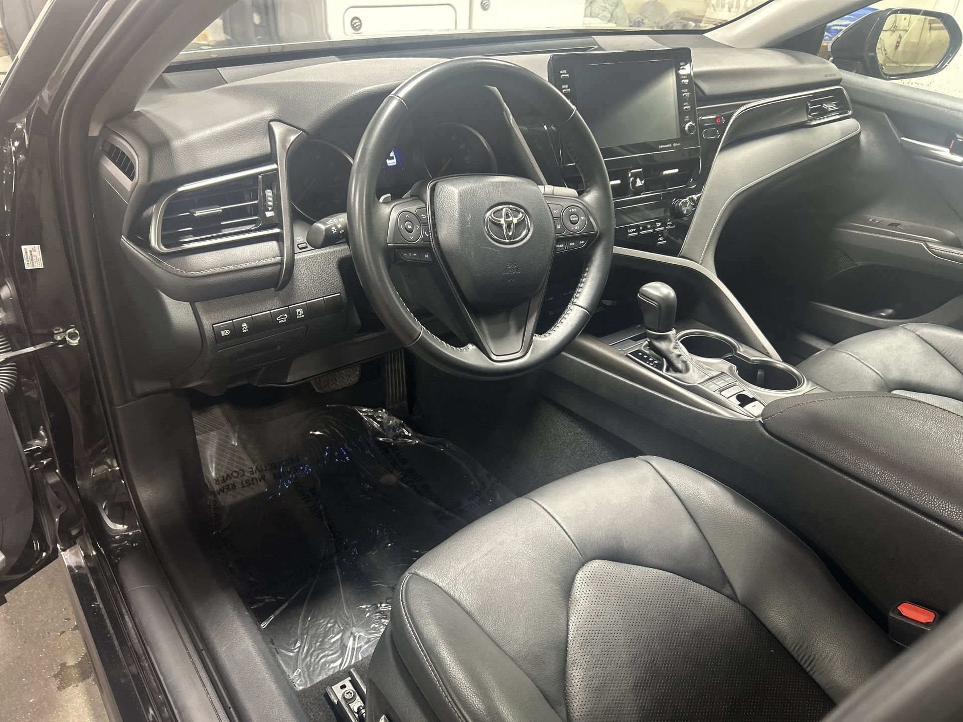 Used 2024 Toyota Camry XSE FWD image 11