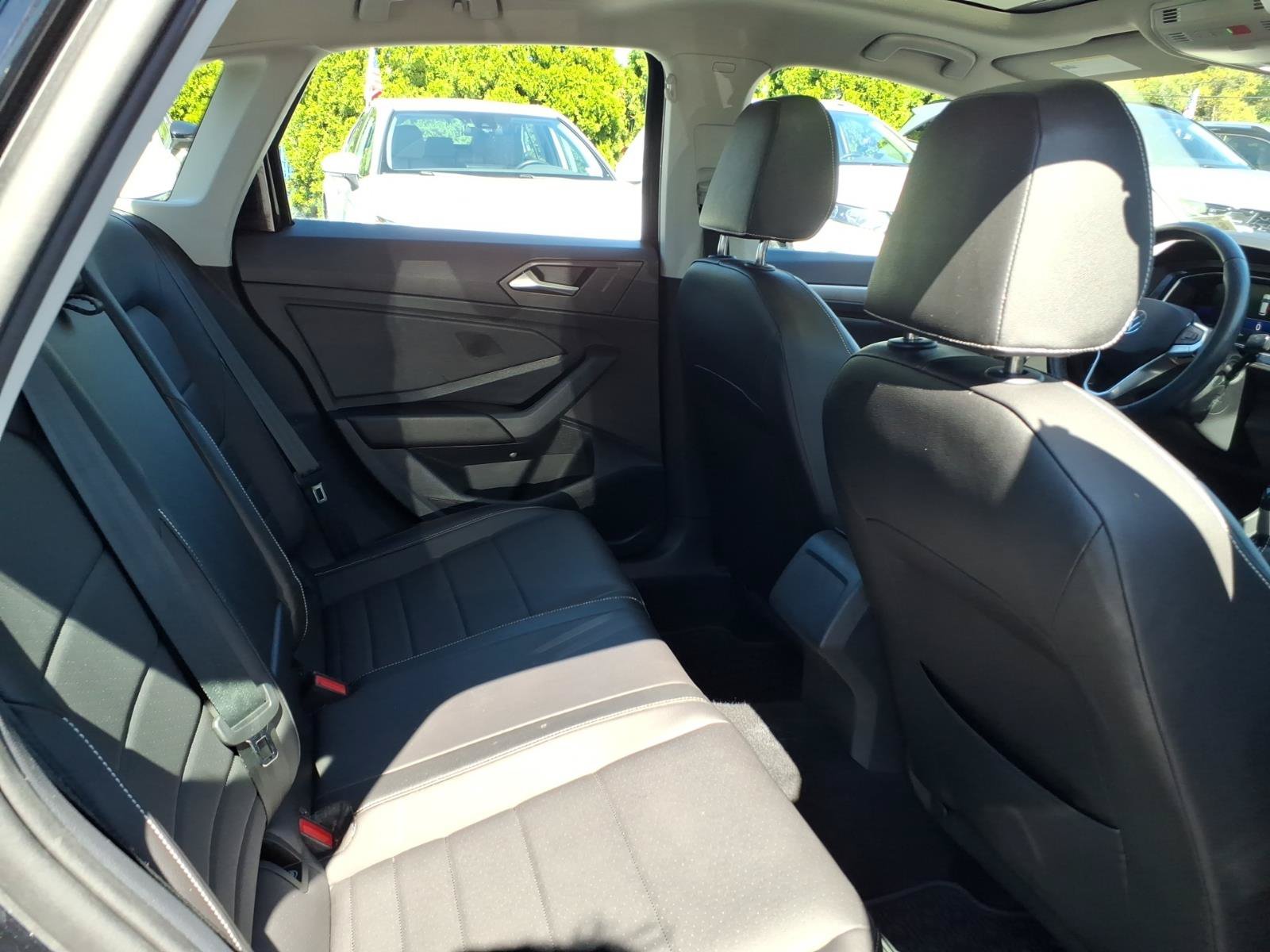 Certified 2023 Volkswagen Jetta SE w/ Panoramic Sunroof Package FWD image 8