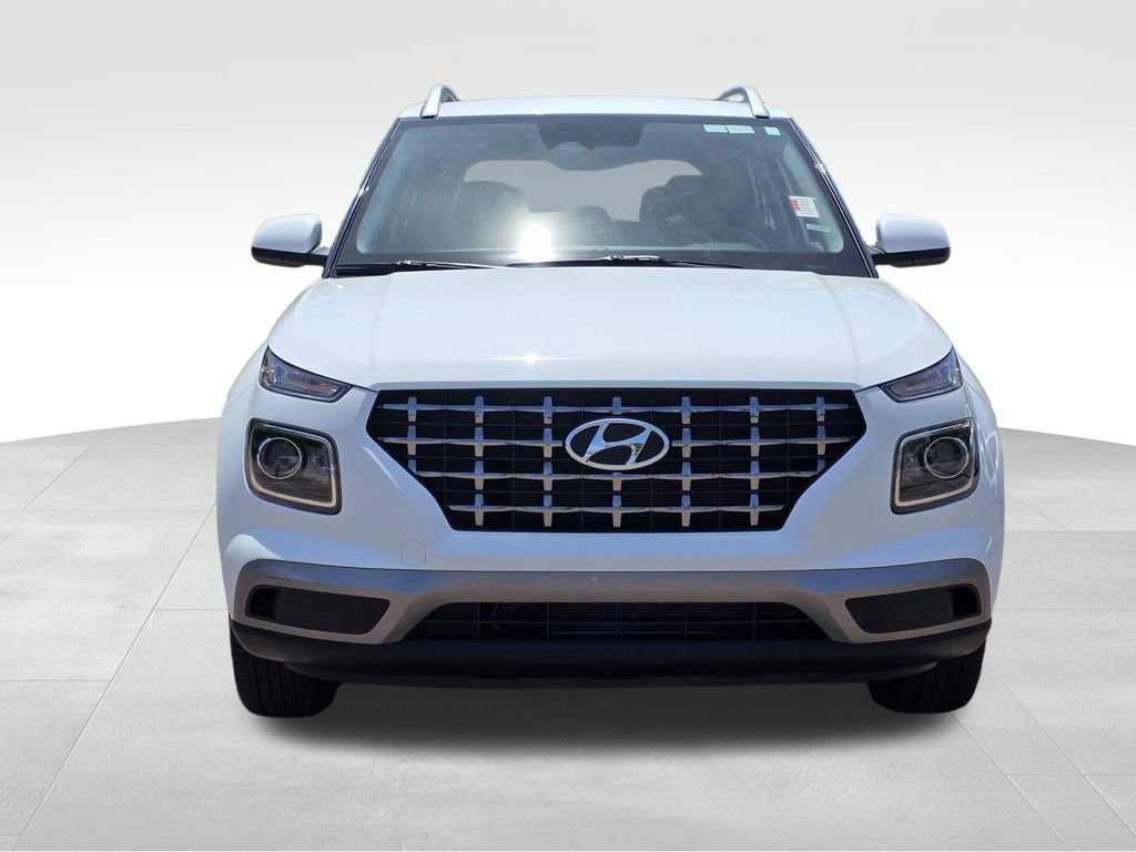 Used 2025 Hyundai Venue SEL FWD image 4