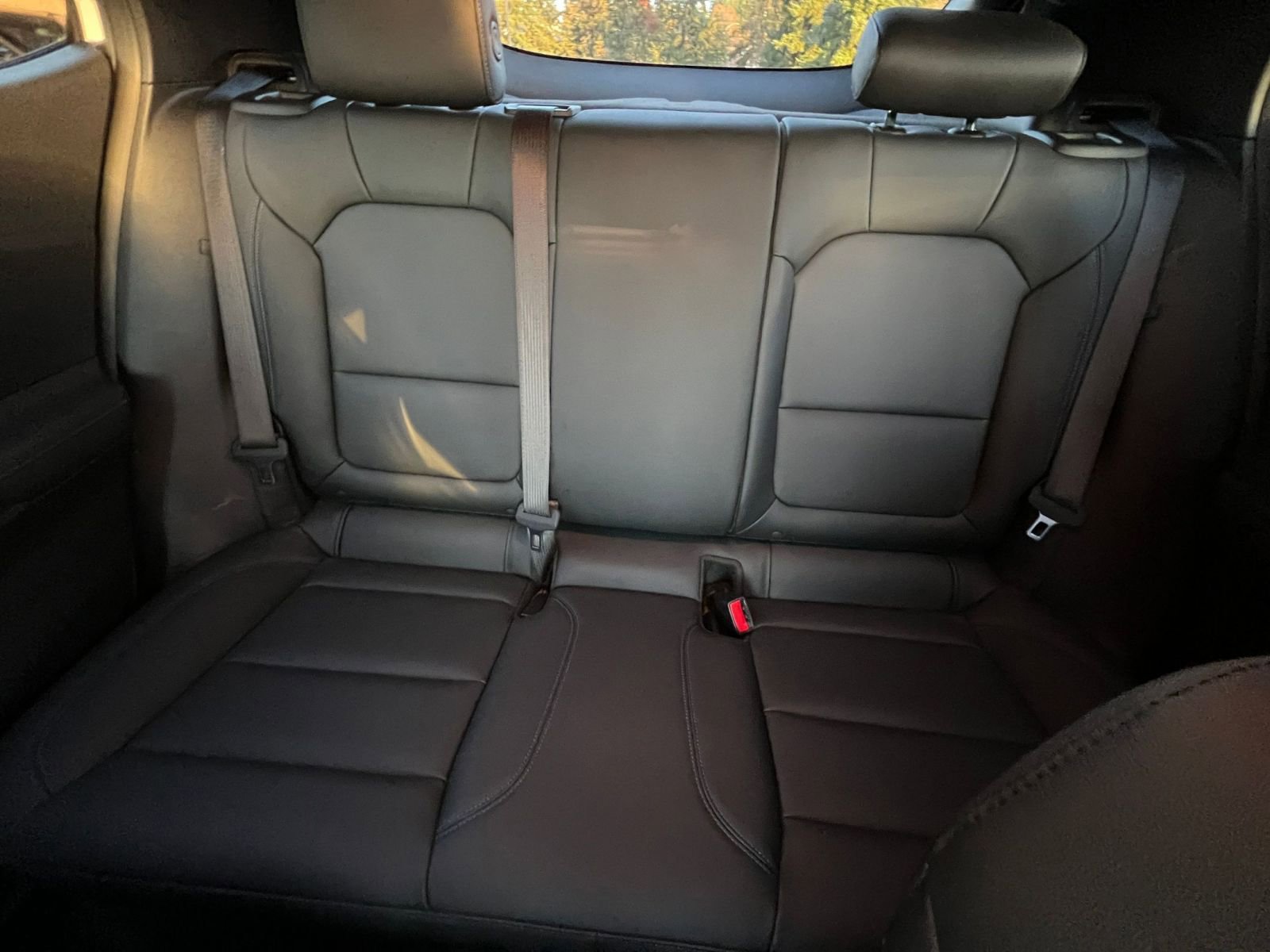 Used 2025 Buick Envista Sport Touring image 38