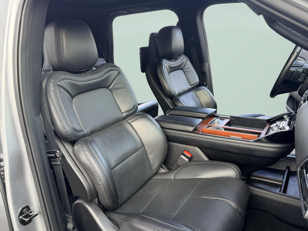 Used 2021 Lincoln Navigator L Reserve w/ Luxury Package AWD/4WD image 26