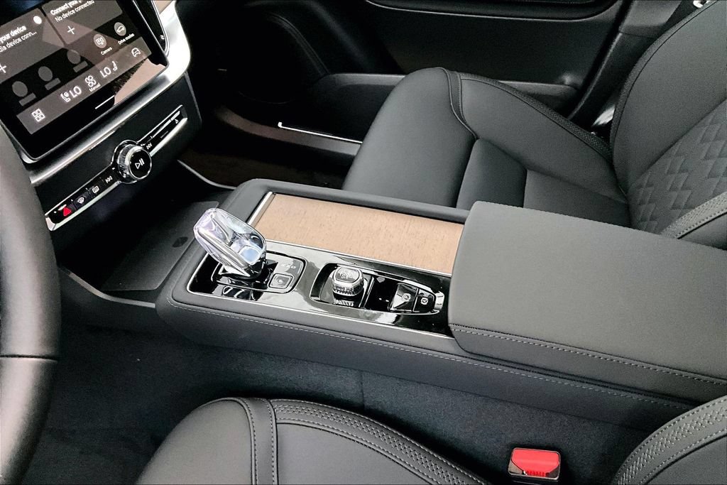 New 2026 Volvo XC90 B5 Plus AWD/4WD image 22