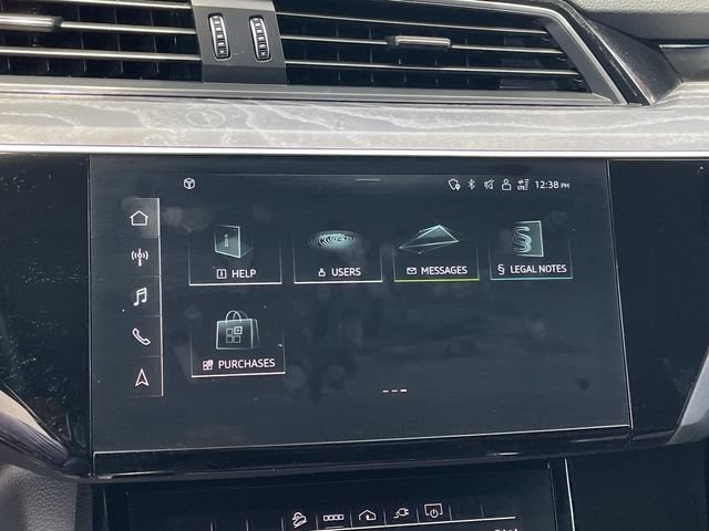Used 2022 Audi e-tron Premium AWD/4WD image 11