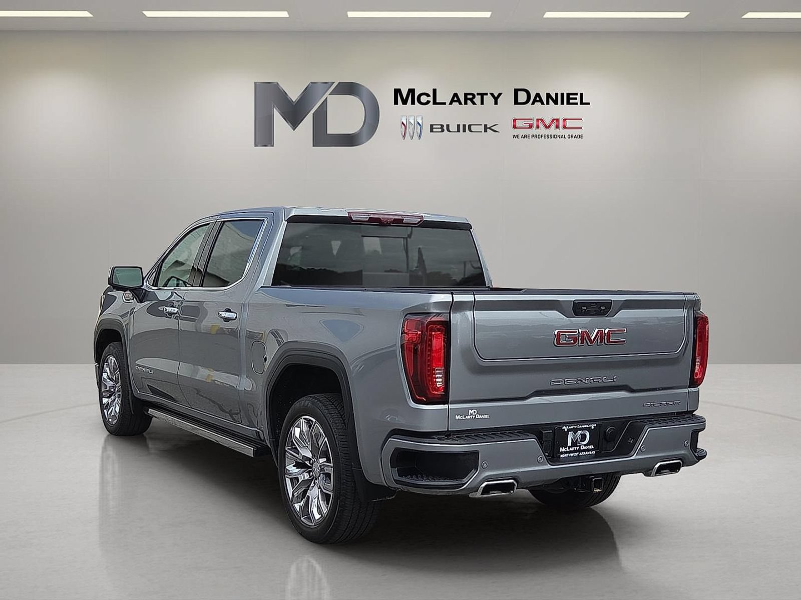 Certified 2023 GMC Sierra 1500 Denali w/ Denali Reserve Package AWD/4WD image 13