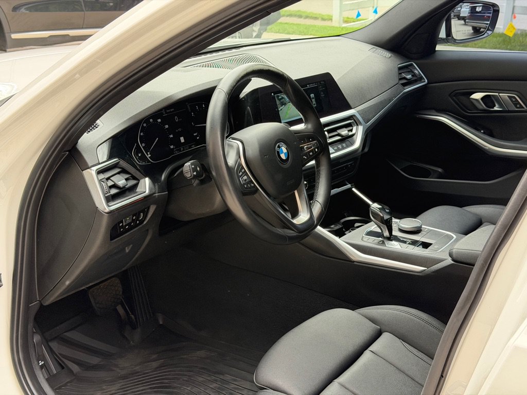Used 2021 BMW 330i Sedan w/ Driving Assistance Package RWD image 25