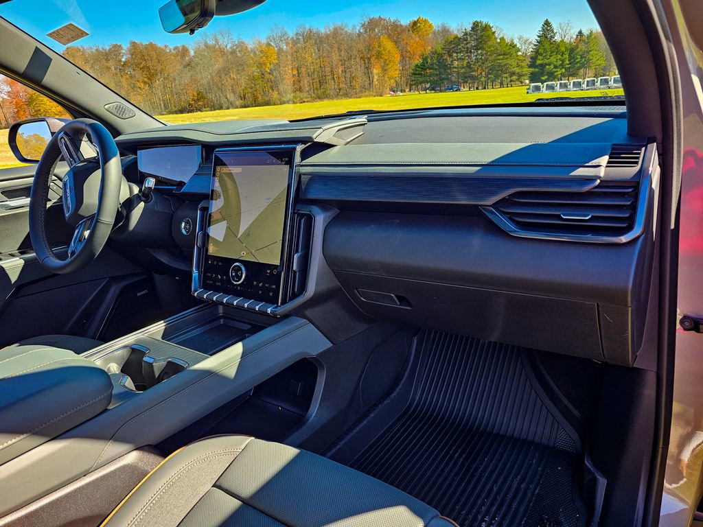 New 2026 GMC Acadia AT4 w/ Luxury Package image 46