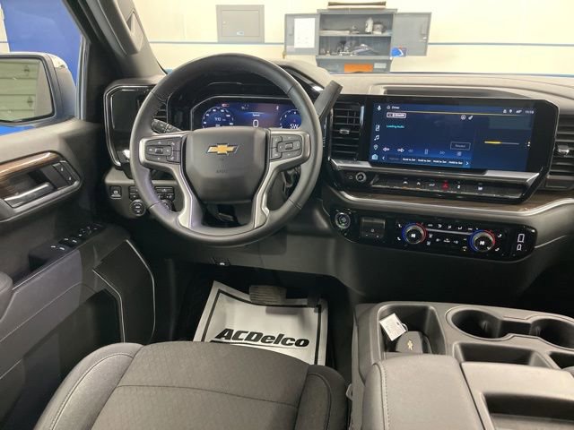 Used 2025 Chevrolet Silverado 1500 LT image 4