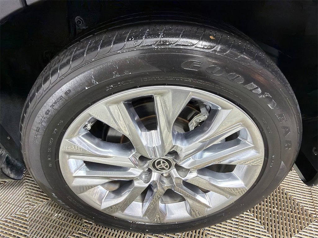 Used 2020 Toyota Highlander Limited image 22