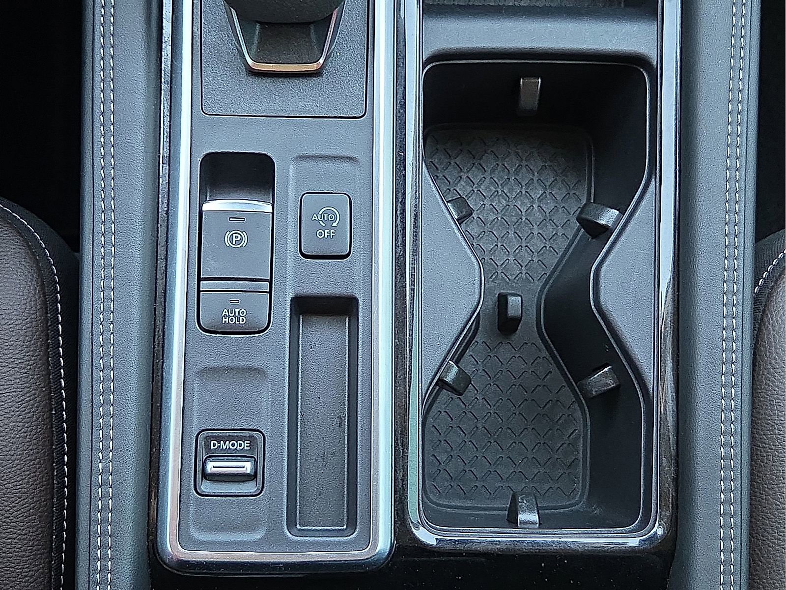 Used 2024 Nissan Pathfinder Platinum w/ Cargo Package FWD image 18