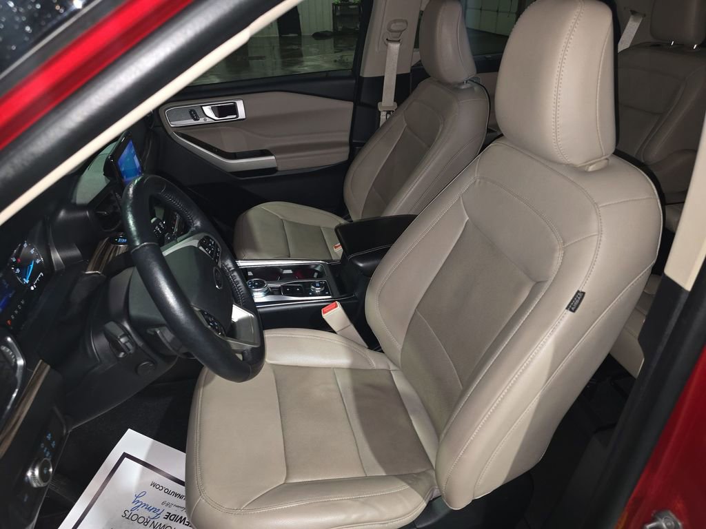 Used 2021 Ford Explorer Limited w/ Equipment Group 301A image 17