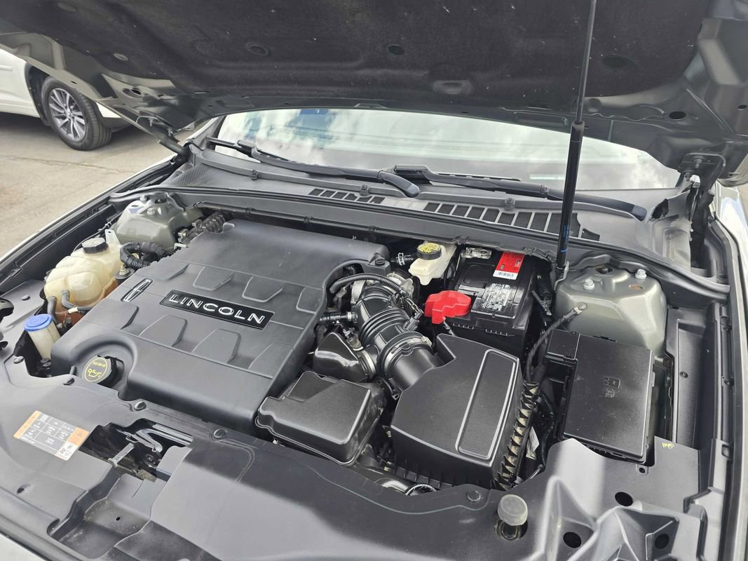 Used 2017 Lincoln Continental Premiere FWD image 32