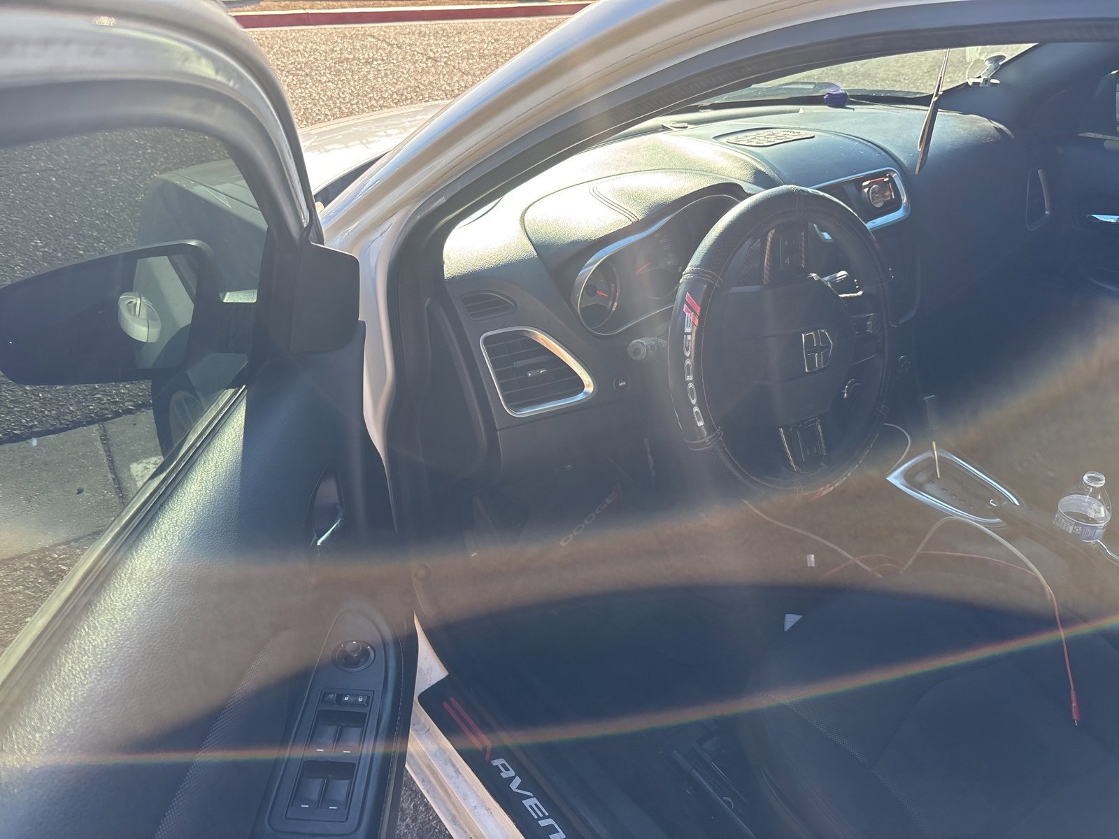 Used 2013 Dodge Avenger SE image 3