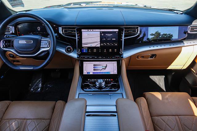 New 2023 Jeep Grand Wagoneer Series III image 13