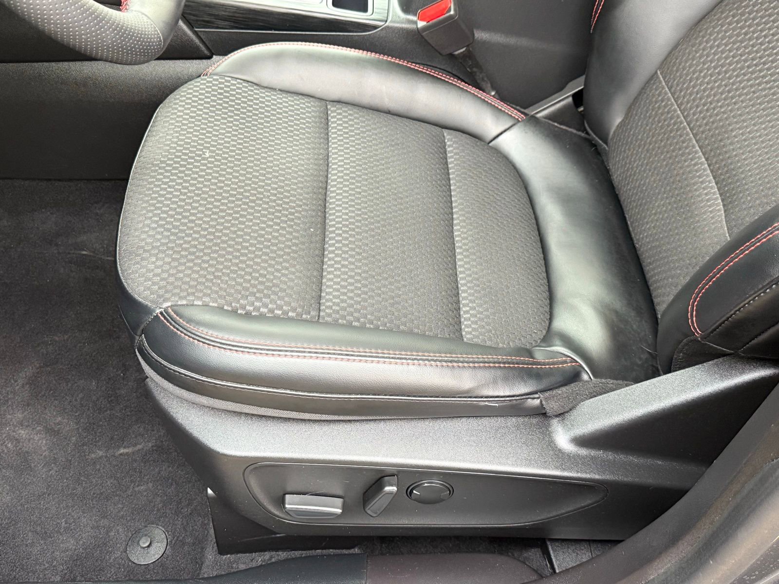 Certified 2023 Ford Escape ST-Line w/ Tech Pack #1 image 33