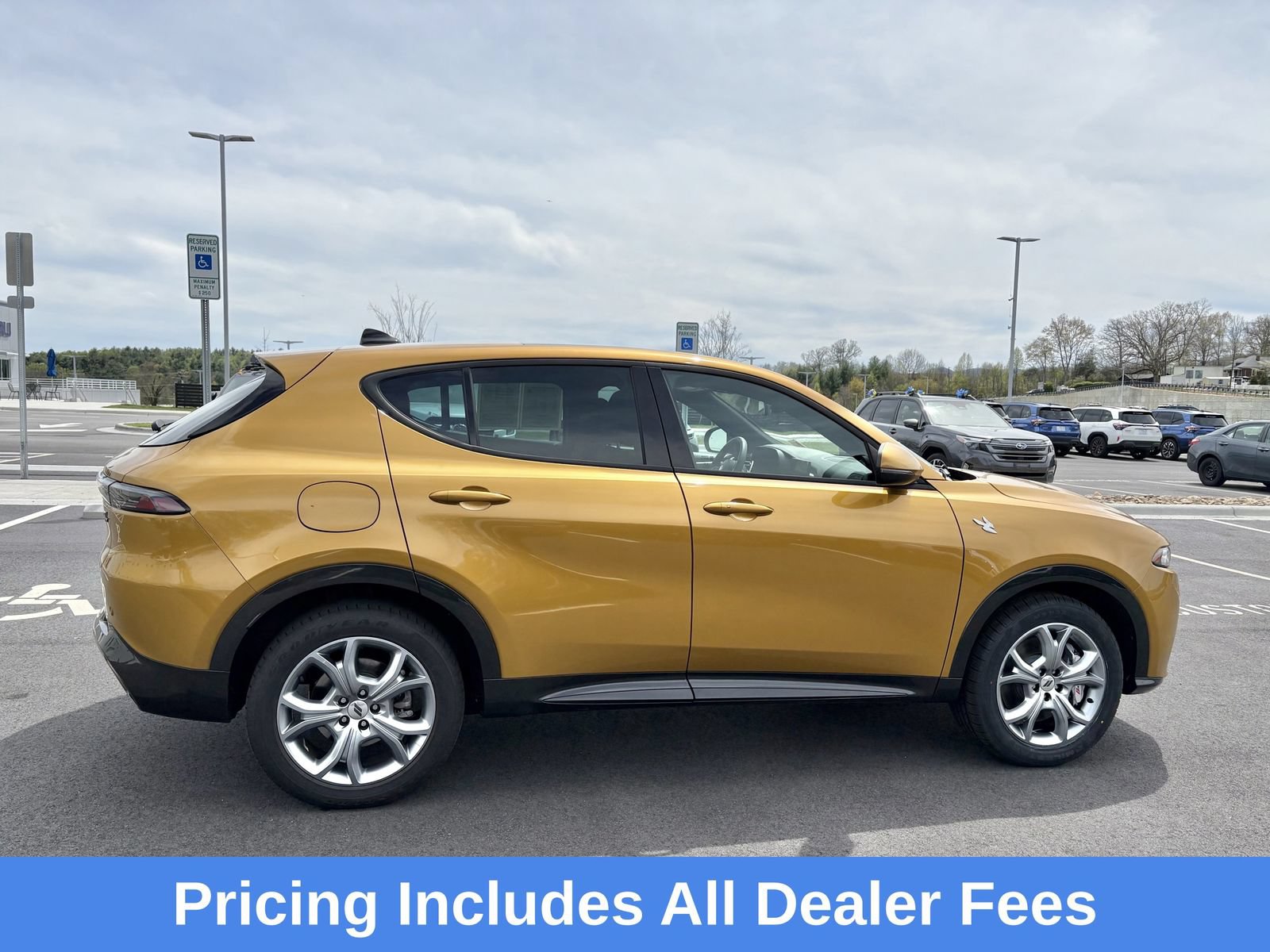 Used 2024 Dodge Hornet R/T Plus AWD/4WD image 14