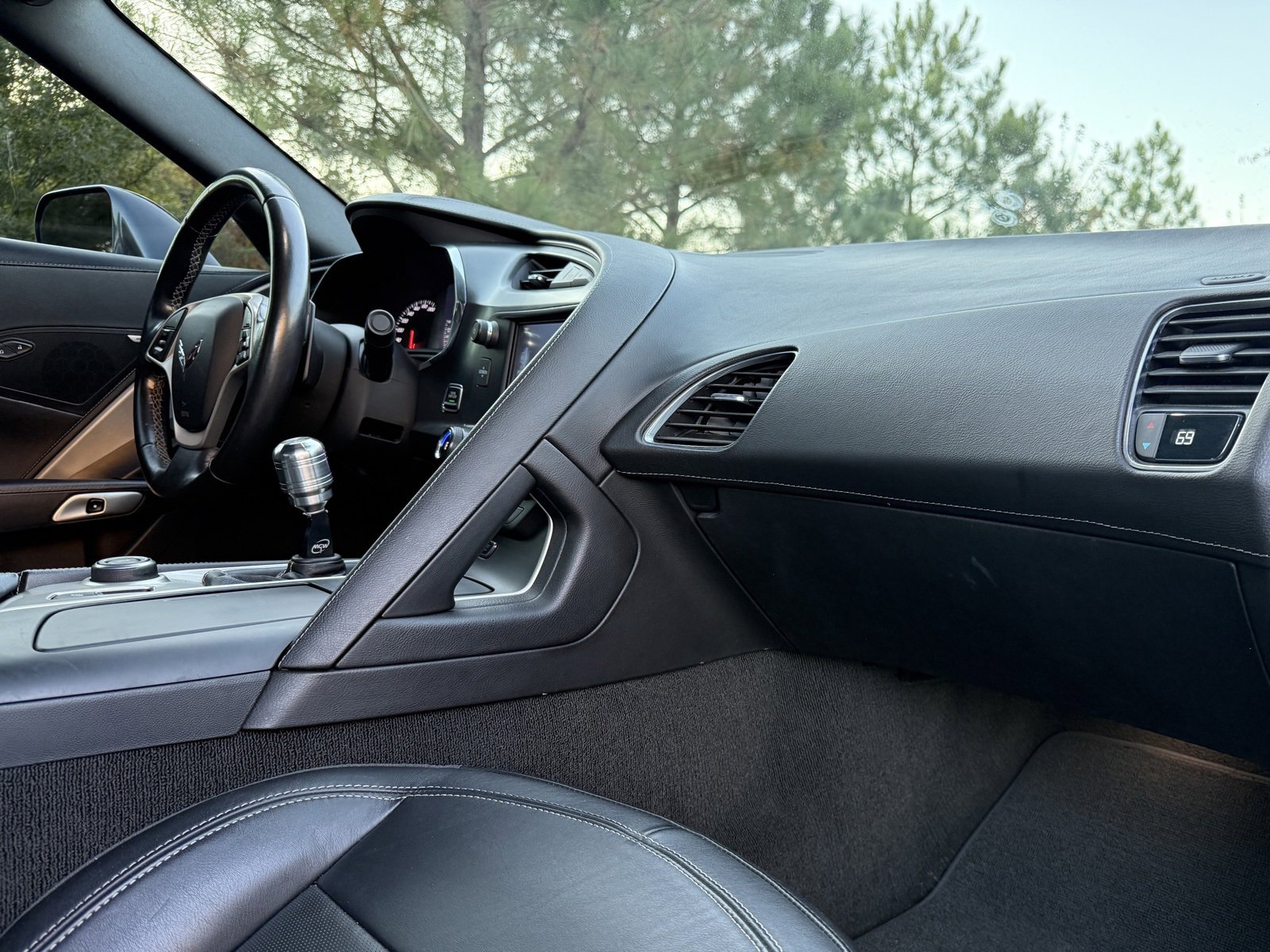 Used 2014 Chevrolet Corvette Stingray Coupe image 19