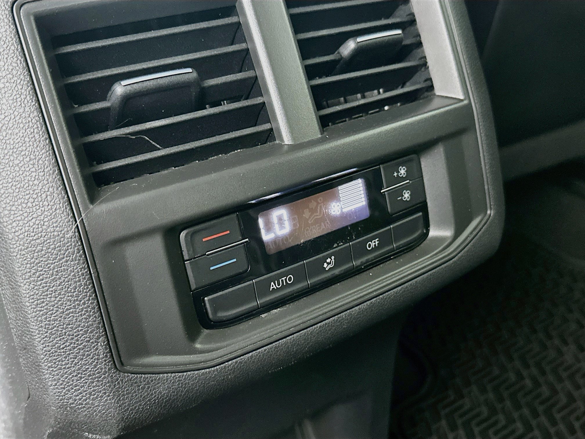 Used 2022 Volkswagen Atlas SE FWD image 25