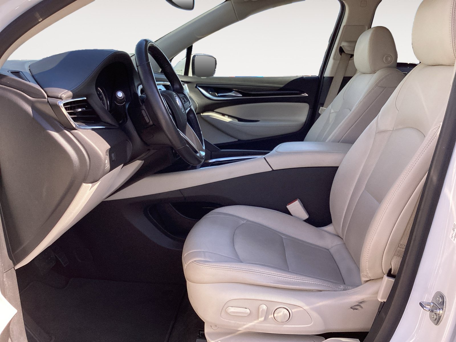 Used 2023 Buick Enclave Essence FWD image 27